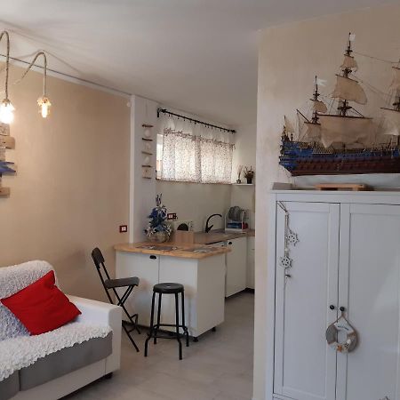 Soleil Royal Piano Terra Apartment Viareggio Bagian luar foto