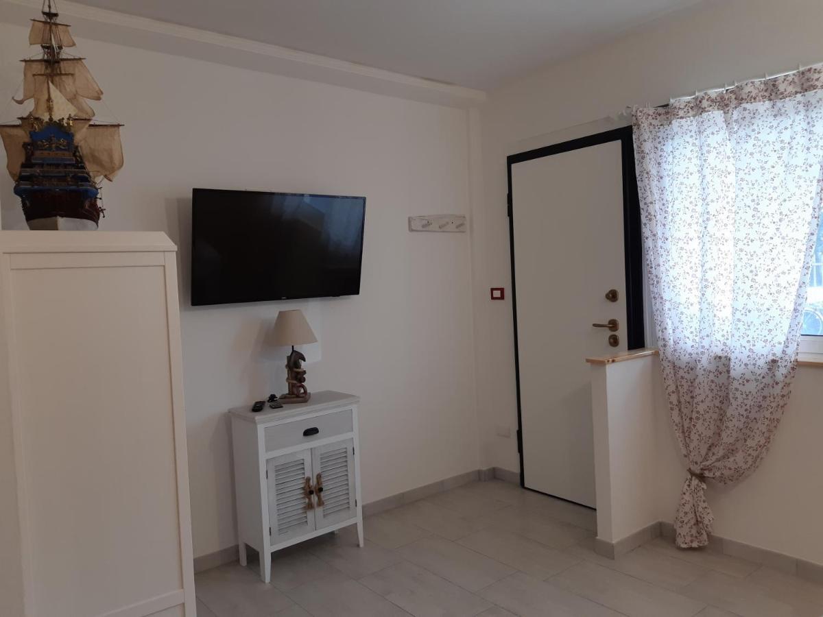 Soleil Royal Piano Terra Apartment Viareggio Bagian luar foto