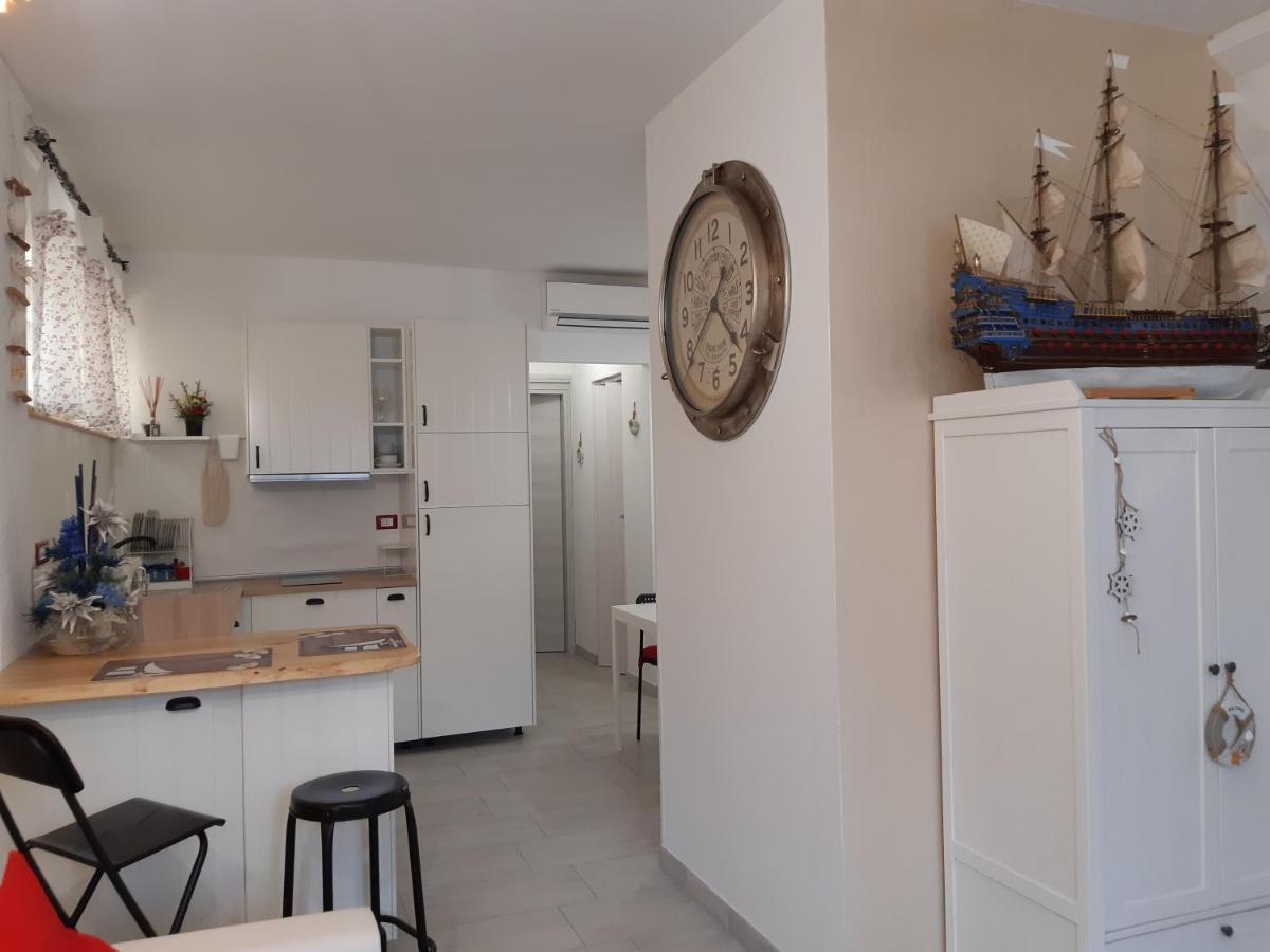 Soleil Royal Piano Terra Apartment Viareggio Bagian luar foto