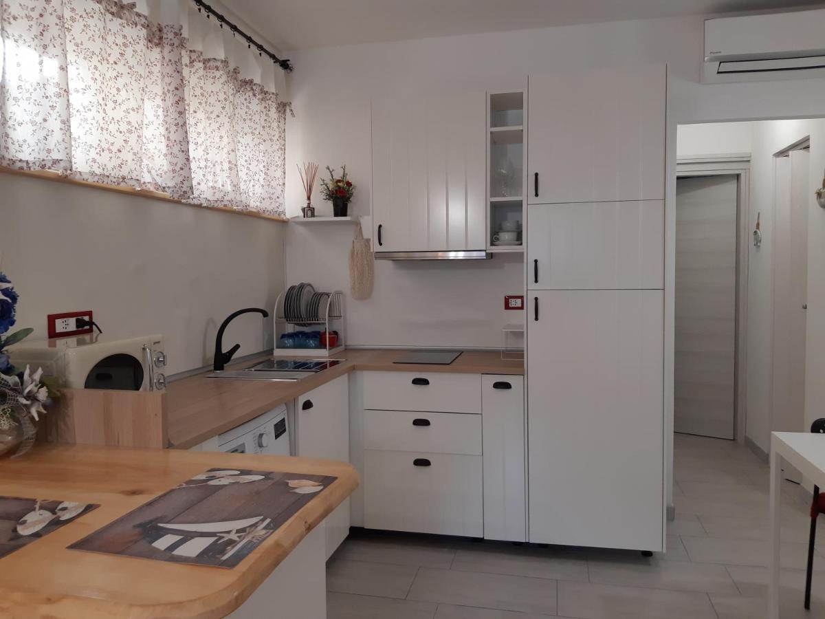 Soleil Royal Piano Terra Apartment Viareggio Bagian luar foto
